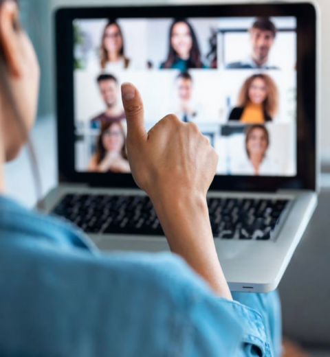 Working Across Time Zones: Pros, Cons, and Best Practices